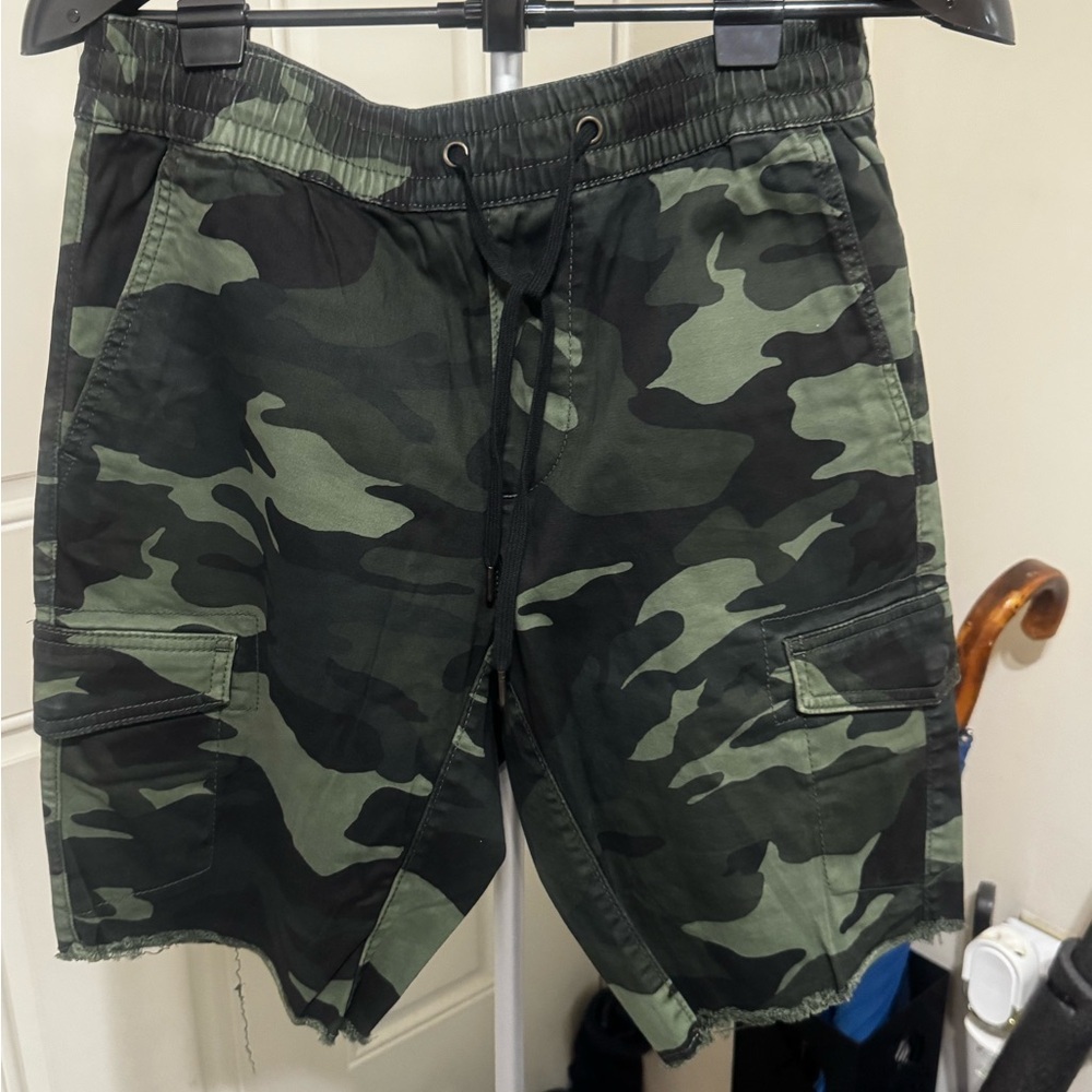 Hollister Shorts I Men's I cargo 9” inseam I Skinny I Camo I Size M